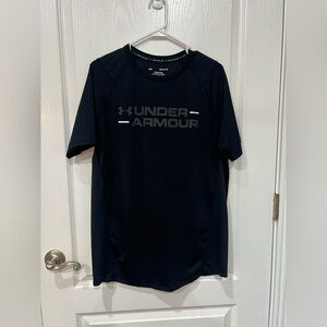 Under Armour Men's Black Tee Size: Large